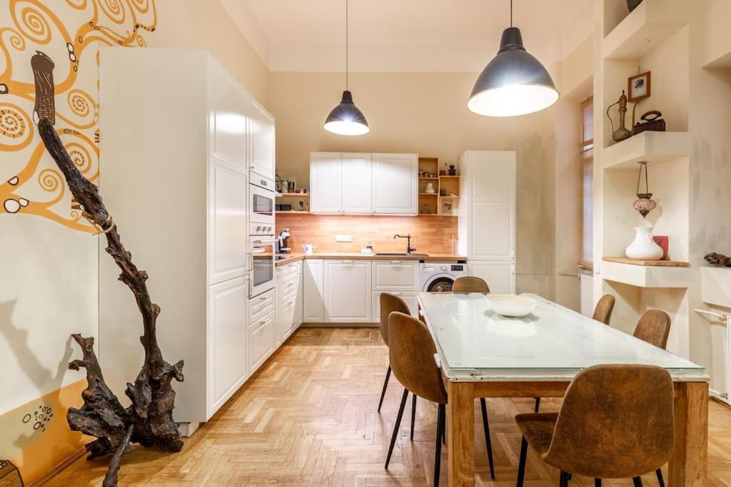 Bourgeois Boheme Apt. 88 M² City Center Budapest Exterior foto